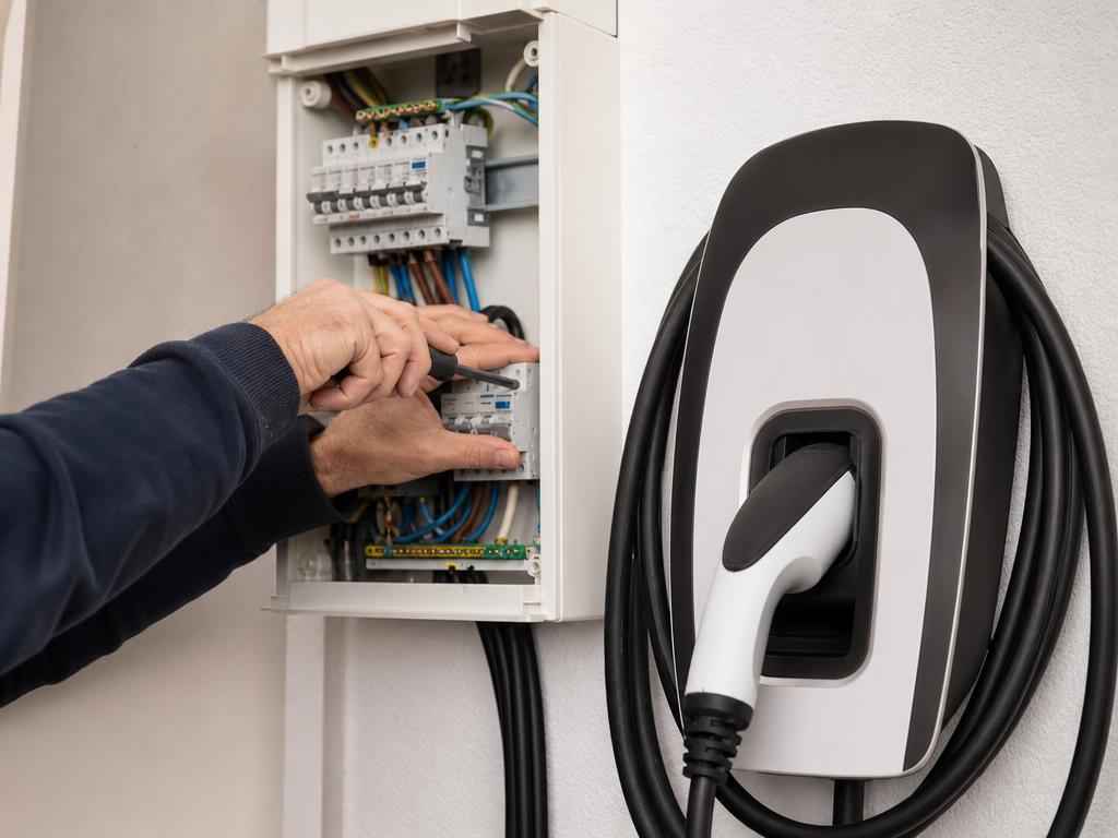 Borne de recharge — électricien
