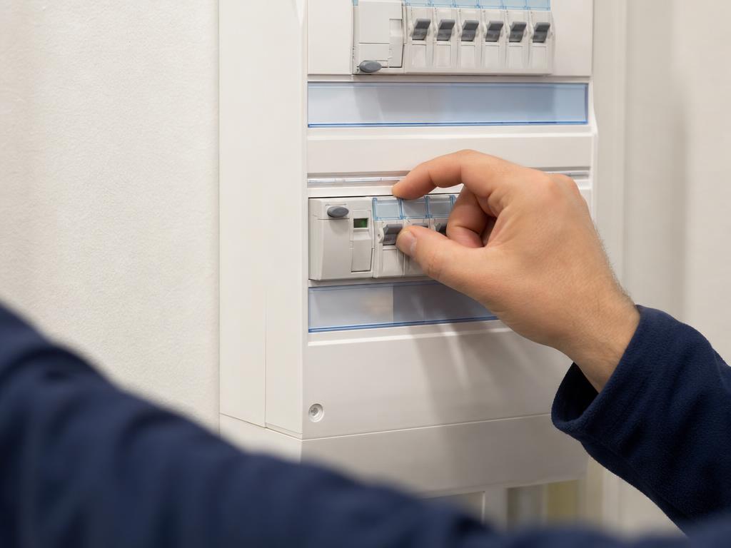 Mise aux normes — électricien
